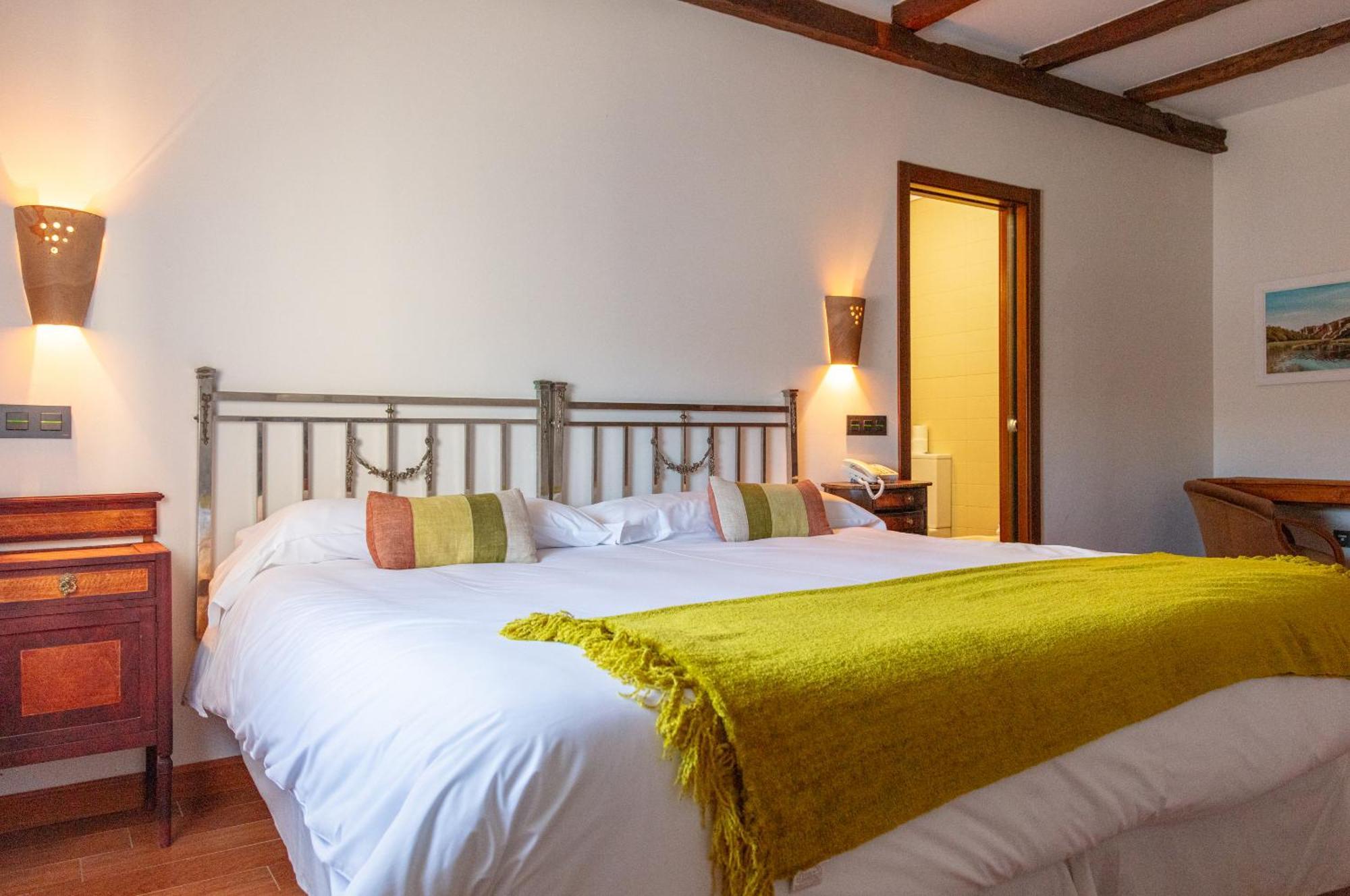 Concejo Hospederia Hotell Valoria la Buena Exteriör bild